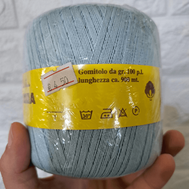 6 gomitoli di Filo di scozia 16/3 in offerta