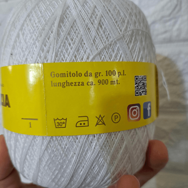 6 gomitoli di Filo di scozia 16/3 in offerta