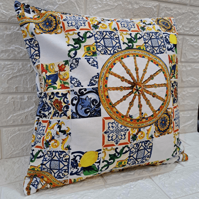 Fodera siciliana 40x40 cm con ruota di carretto siciliano